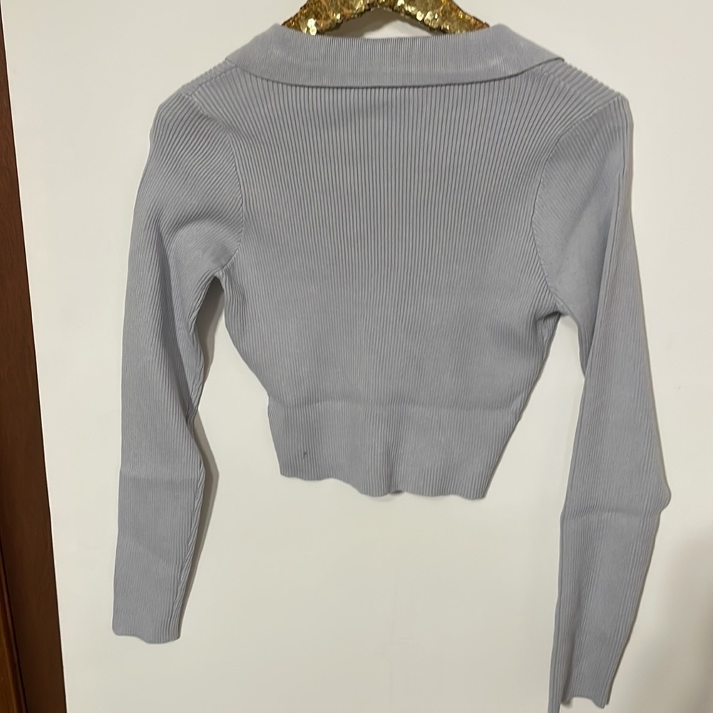 Neutral Gray Ribbed Cropped Sweater - Picture 10 of 11